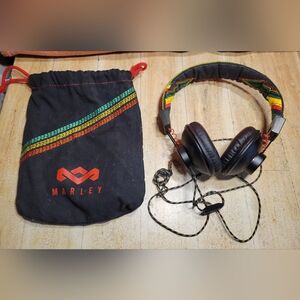 The House Marley Headphones with Pouch, great sound, fold .